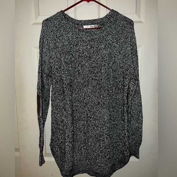 RD Style Black & White Knit Sweater with Elbow Patches - Picture 4 of 4